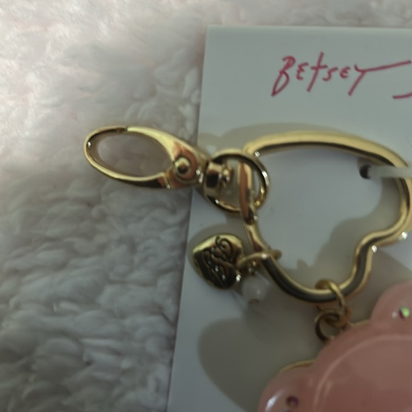 Betsey Johnson Pink Bear Handbag Charm or keychain. Pretty heart. NWT. Cute. - Picture 2 of 10